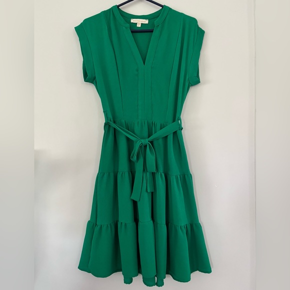 Monteau Dresses & Skirts - Monteau Los Angeles Kelly Green Ruffle Dress Size Small